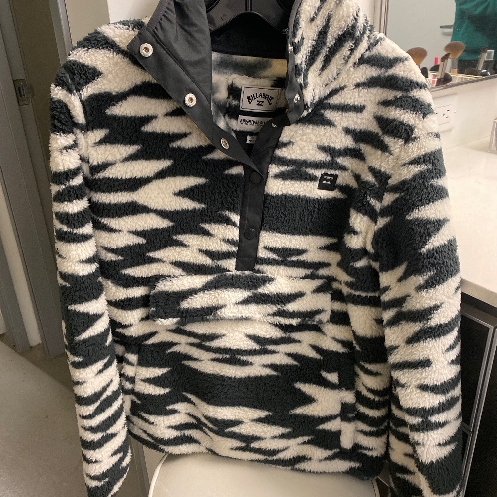 Women sherpa Billabong jacket size medium